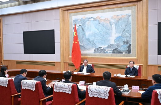 李强主持召开经济形势专家和企业家座谈会