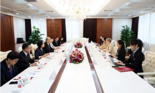 张军会见联合国副秘书长、联合国环境规划署执行主任英格·安德森1 张军会见联合国副秘书长、联合国环境规划署执行主任英格·安德森1